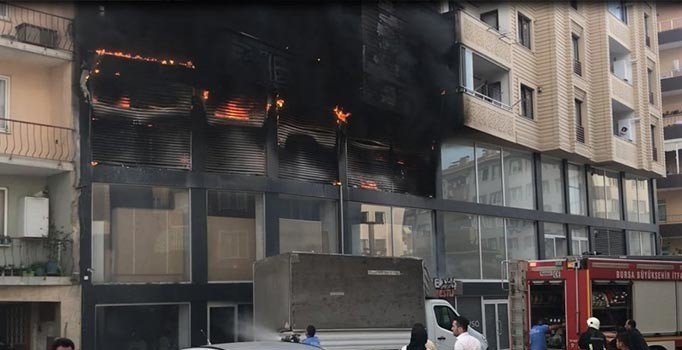 Pasajda patlayan klima panik yarattı