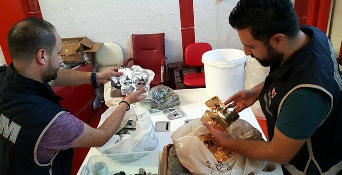 İzmir'de sahte içki operasyonu: 10 gözaltı