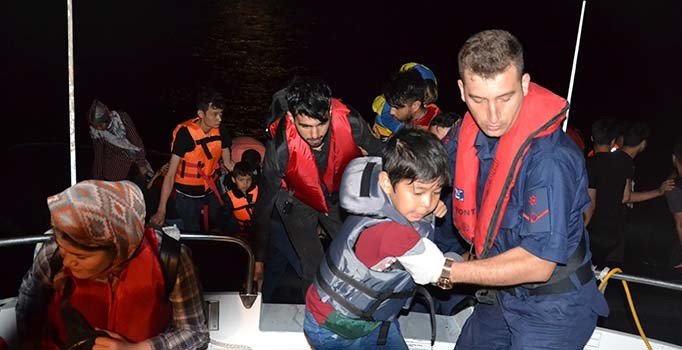 Ayvalık'ta kaçak göçmen operasyonu: 46 kişi yakalandı