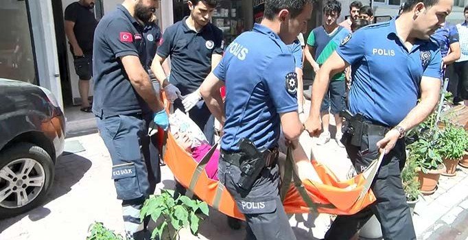 Esenyurt'ta anne ve kızına silahlı saldırı