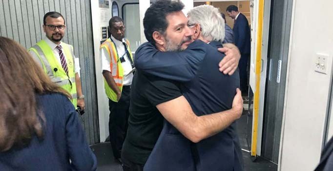 Hakan Atilla, THY ile Türkiye'ye özgürlüğüne uçtu