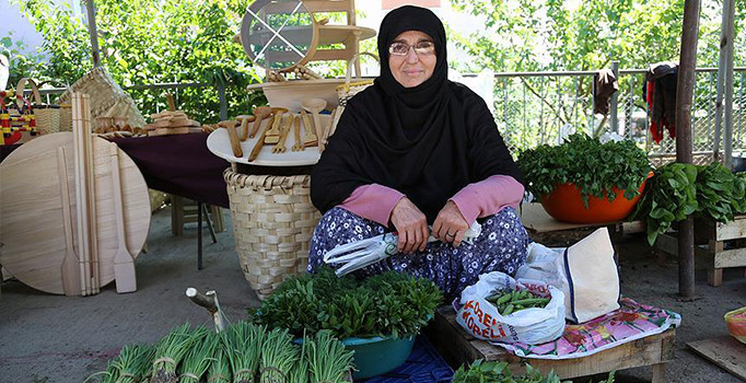 Mürvet Çolak kardeşi Faruk Özlü'nün Bakan olduğunu pazarda öğrendi