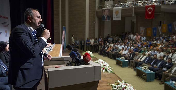 Adalet Bakanı Gül: AK Parti bir statüko partisi değildir