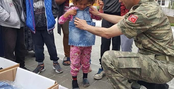 Türk askerinden Kosova eğitimine destek