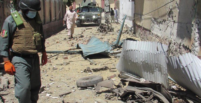 Afganistan'da askeri karakola bombalı saldırı
