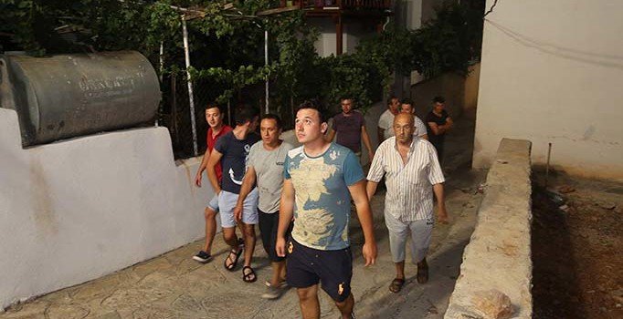 Bodrum'da mahalleli ayakta: Sırayla nöbet tutuyorlar