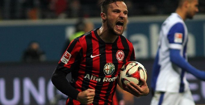 Eintracht Frankfurt Bundesliga'da kaldı