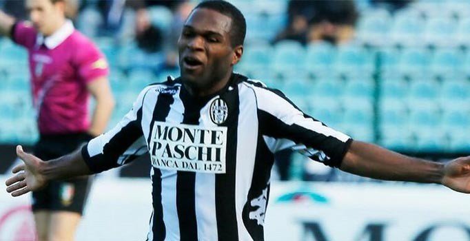 Akhisarspor'da Emeghara listede 