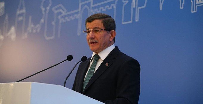 Davutoğlu'ndan akraba atamalarına tepkiye destek