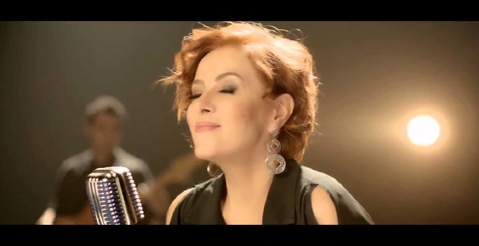 Zuhal Olcay ve Mazlum Çimen aşkı belgelendi