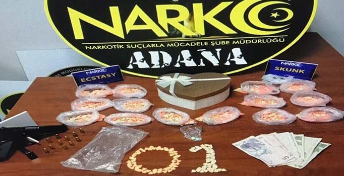 Kalpli kutudan uyuşturucu çıktı