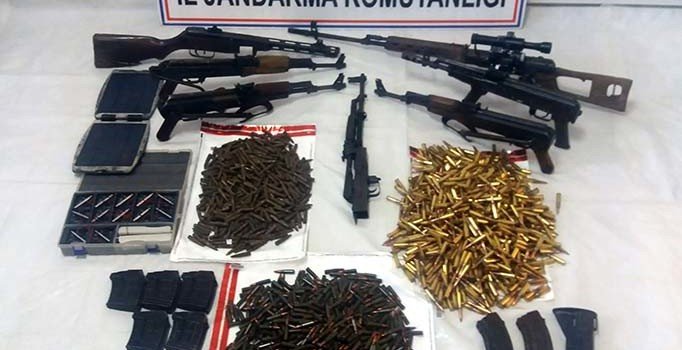 Tunceli'de PKK'lılara ait silah ve mühimmat ele geçirildi