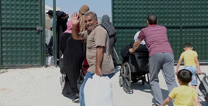 330 bin Suriyeli ülkesine döndü