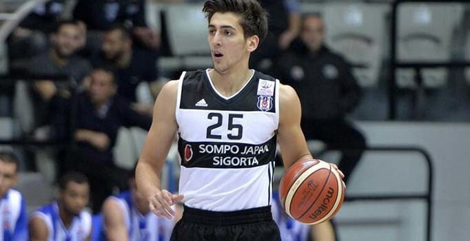 Real Betis, Kenan Sipahi transferini açıkladı