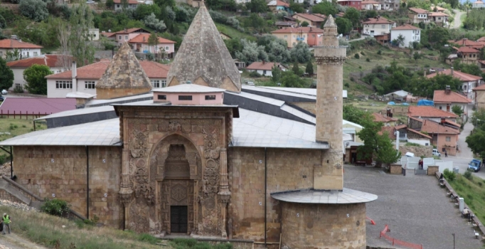 Tarihi Divriği Ulu Cami restorasyona alındı