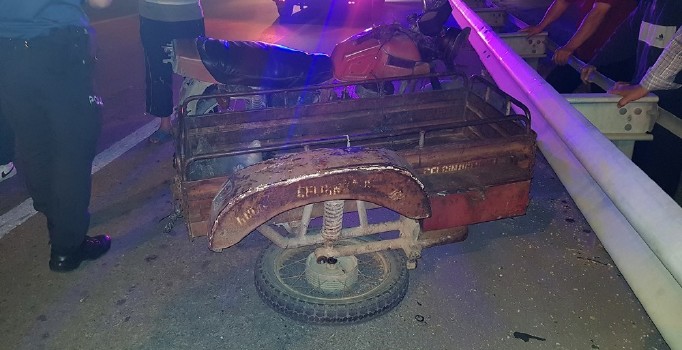 Otomobil, kasalı motosikletle çarpıştı: 1 yaralı