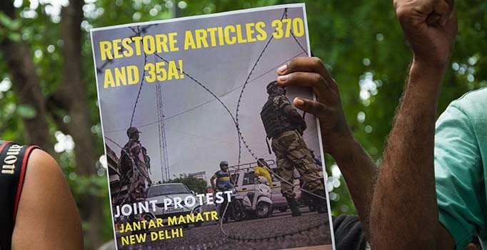 Keşmir'de gazetecilere ambargo! Video ve fotoğraf çekmeleri engelleniyor