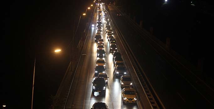 Bayram trafiği yoğunluğu sürüyor