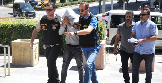 Eskişehir'de 'laf atma' kavgası: 1 ölü, 1 yaralı