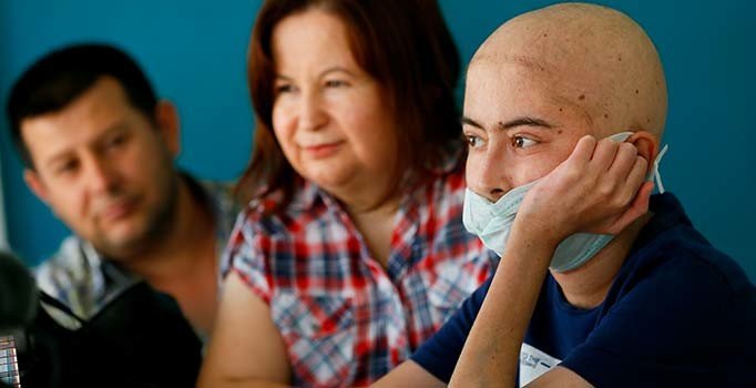 15 yaşındaki Yasin, hem iki kez lösemiyi yendi hem hayalindeki okulu kazandı