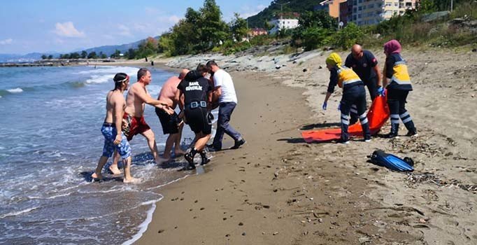 Trabzon'da denize giren iki kardeş boğuldu