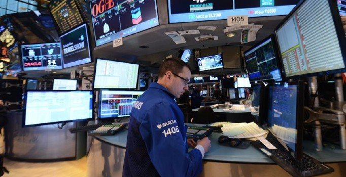 ABD, Çin'e ilave vergileri erteledi, ABD ve Avrupa borsaları yükselişe geçti