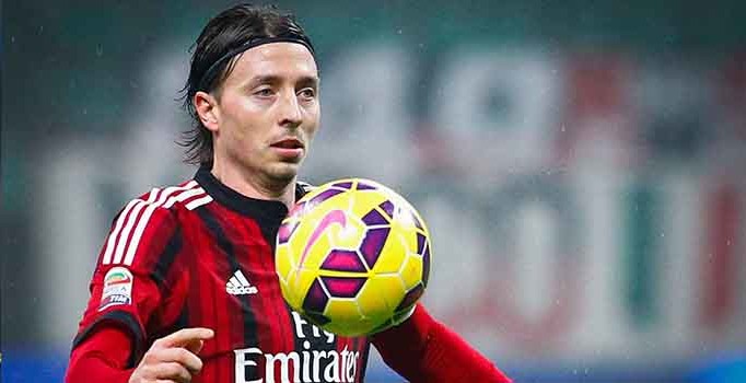AC Milan'da kaptan Montolivo sözleşmesini 2019'a kadar uzattı
