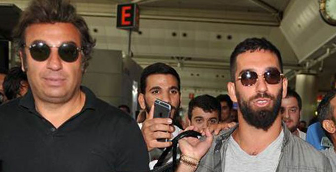 Menajeri Arda Turan'ın gelecek sezon oynayacağı takımı açıkladı