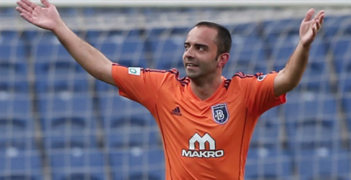 Nöbetçi golcü Semih Şentürk Başakşehir'den ayrıldı