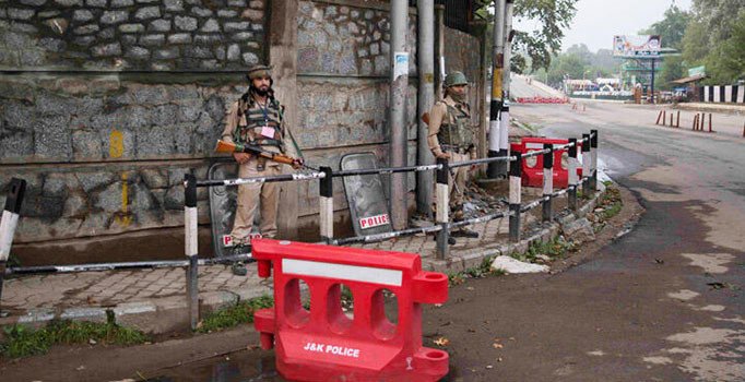 Bölgede tansiyon yükseliyor: Pakistan-Hindistan sınırındaki çatışmada 8 kişi öldü