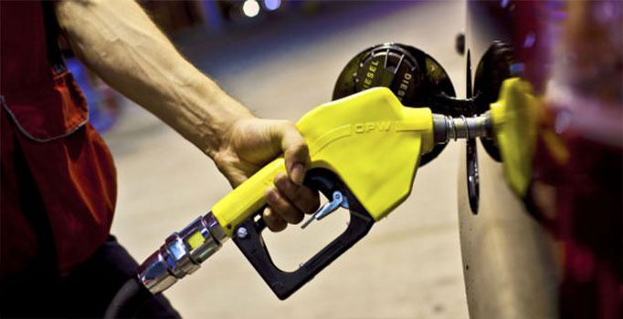 Son dakika! Benzine 12 kuruş zam geldi