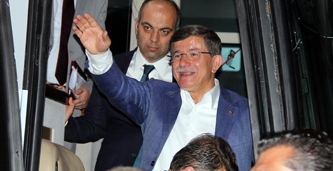 Erdoğan'dan Davutoğlu'na 
uyarı: Kendine dikkat et
