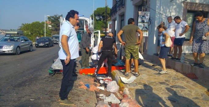 Kaza yapan motosikletliye ilk müdahaleyi kaymakam yaptı