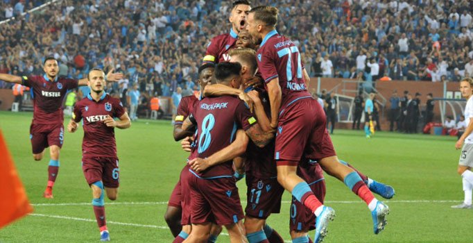 Trabzonspor, Sparta Prag karşısında galibiyeti 90+8'de attığı golle yakaladı