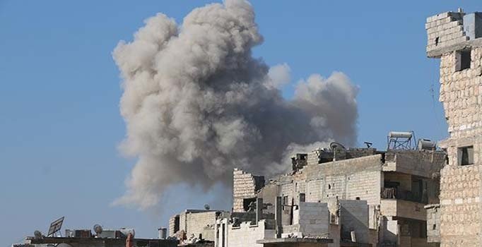 Rus savaş uçakları İdlib'i vurdu