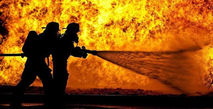 Endonezya'da yangın 60 aileyi evsiz bıraktı