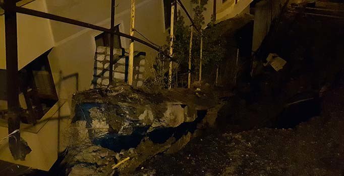 Karabük'teki şiddetli yağışta istinat duvarı çöktü