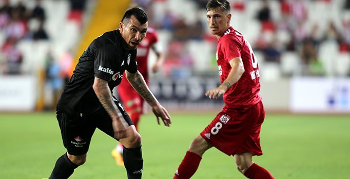 Kara Kartal lige kötü başladı | Sivasspor: 3 - Beşiktaş: 0