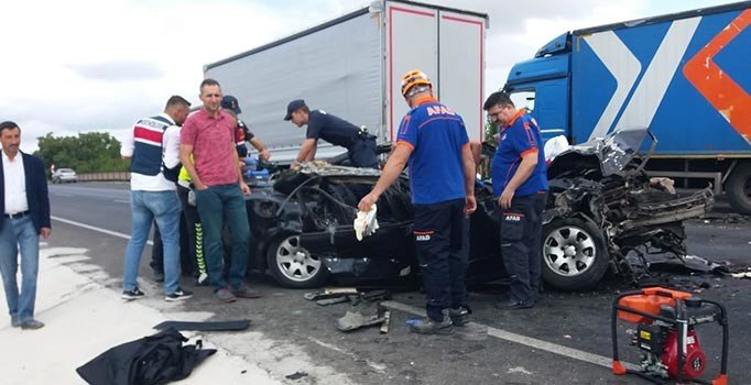 Afyonkarahisar'da trafik kazası: 1 ölü, 3 yaralı