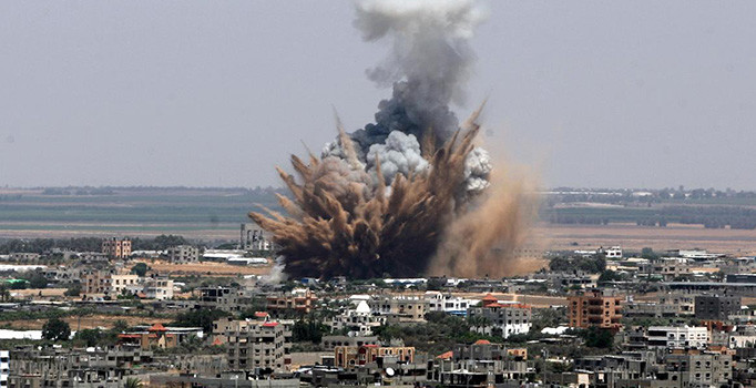 İsrail'in Gazze'ye hava saldırısı düzenledi