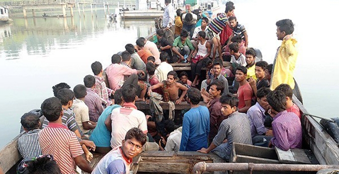 Myanmar sularında 727 göçmen bulundu