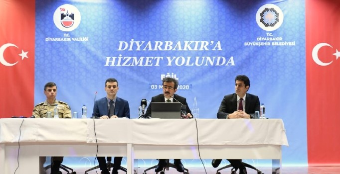 Vali Güzeloğlu: "Diyarbakır’ın 17 ilçesinde hizmet seferberliği ve gayreti içindeyiz"