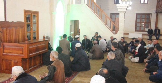 İdlib şehitleri için mevlit okutuldu, helva dağıtıldı