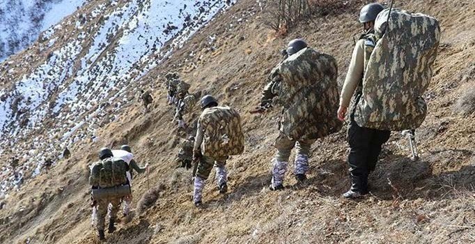 Kars'ta teröristlere ait yaşam malzemeleri ele geçirildi