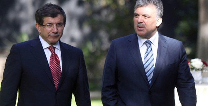 Abdullah Gül ve Ahmet Davutoğlu'ndan kayyum kararına tepki