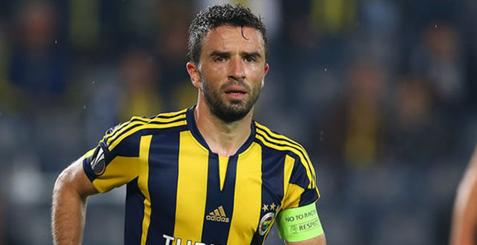 Fenerbahçe'de Gökhan Gönül derbi maçta ilk 11'de yok
