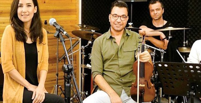 Alper Kömürcü kimdir? İpek Açar ile evleniyor!