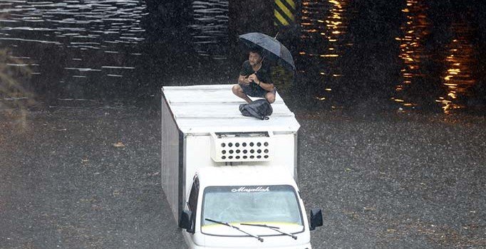 Uzmanlar açıkladı: İstanbul'u 'çok hücreli fırtına' vurdu