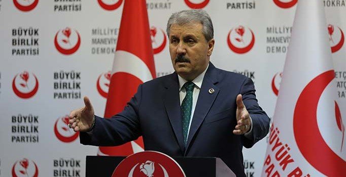 BBP lideri Destici: Terörle, teröristle iltisaklı olan partiler kapatılsın