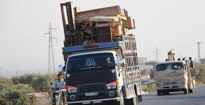 İdlib’de hava saldırıları nedeniyle göç başladı